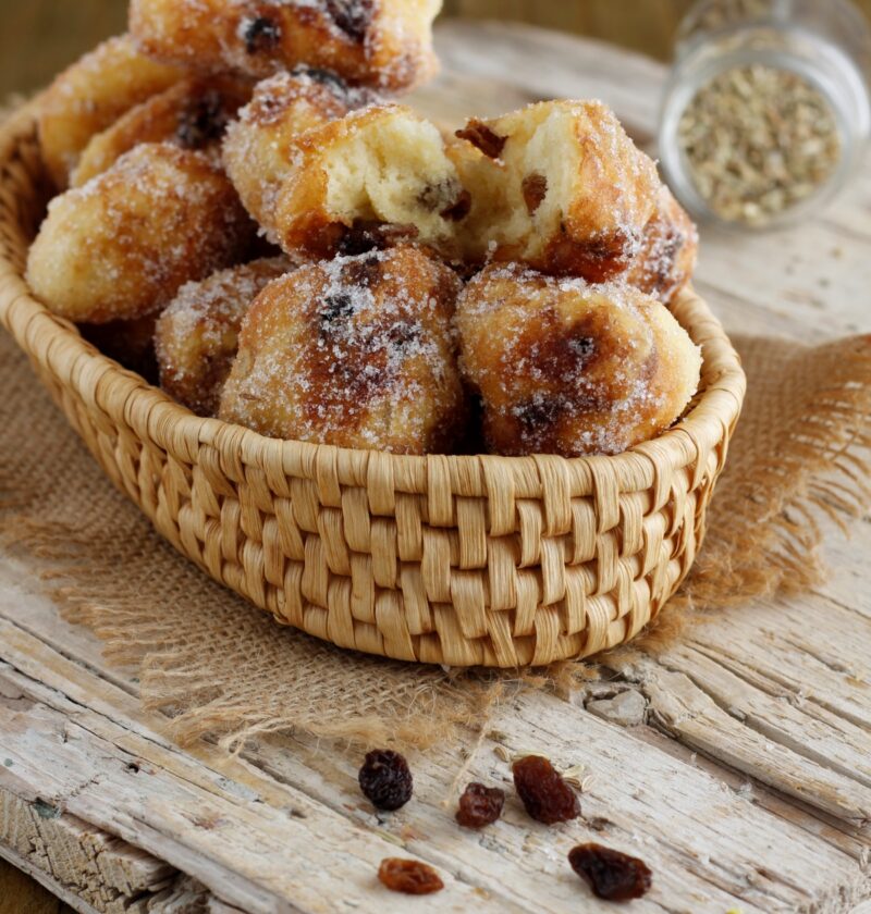 frittelle con uvetta e finocchietto