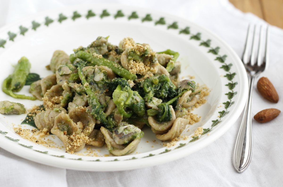 orecchiette di grano arso con cime di rapa e sarde