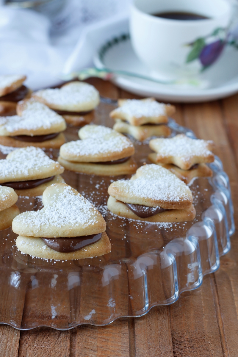 biscotti di pasta sablée con nutella