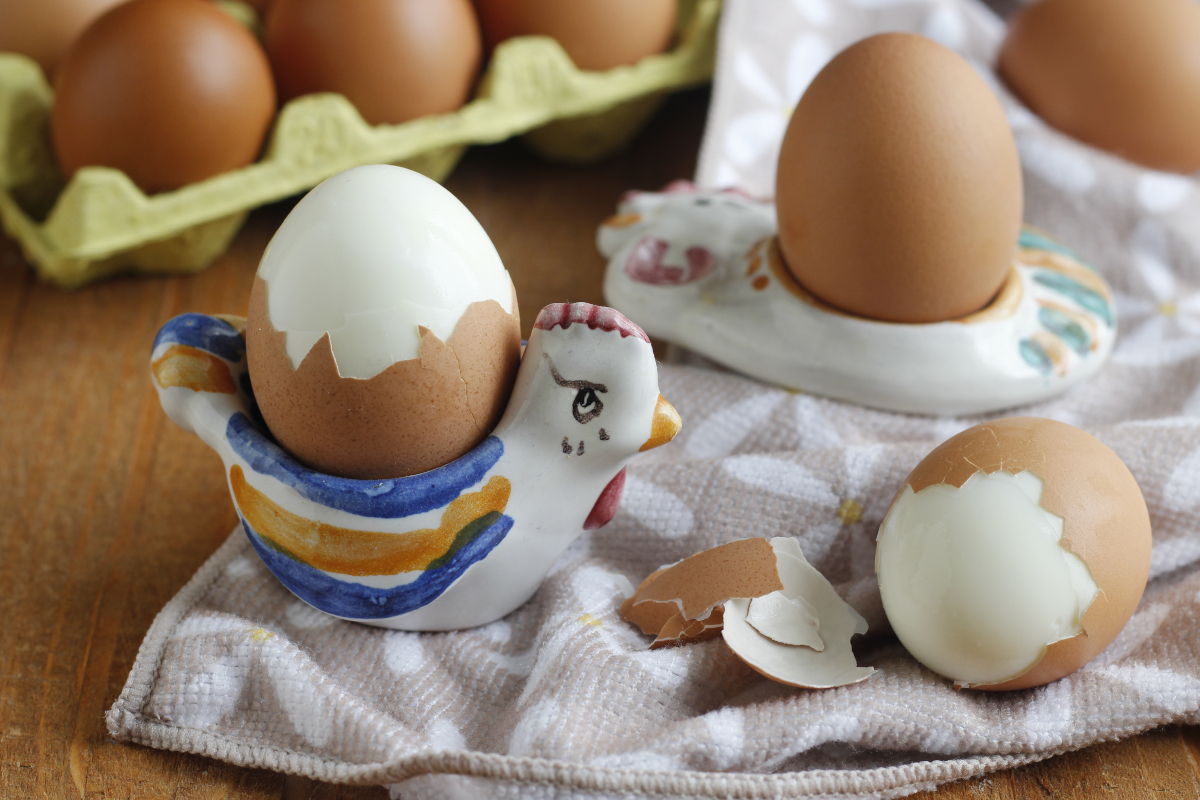 come sbucciare le uova sode senza rovinarle