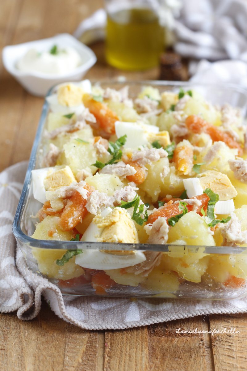 insalata di patate con tonno e uova