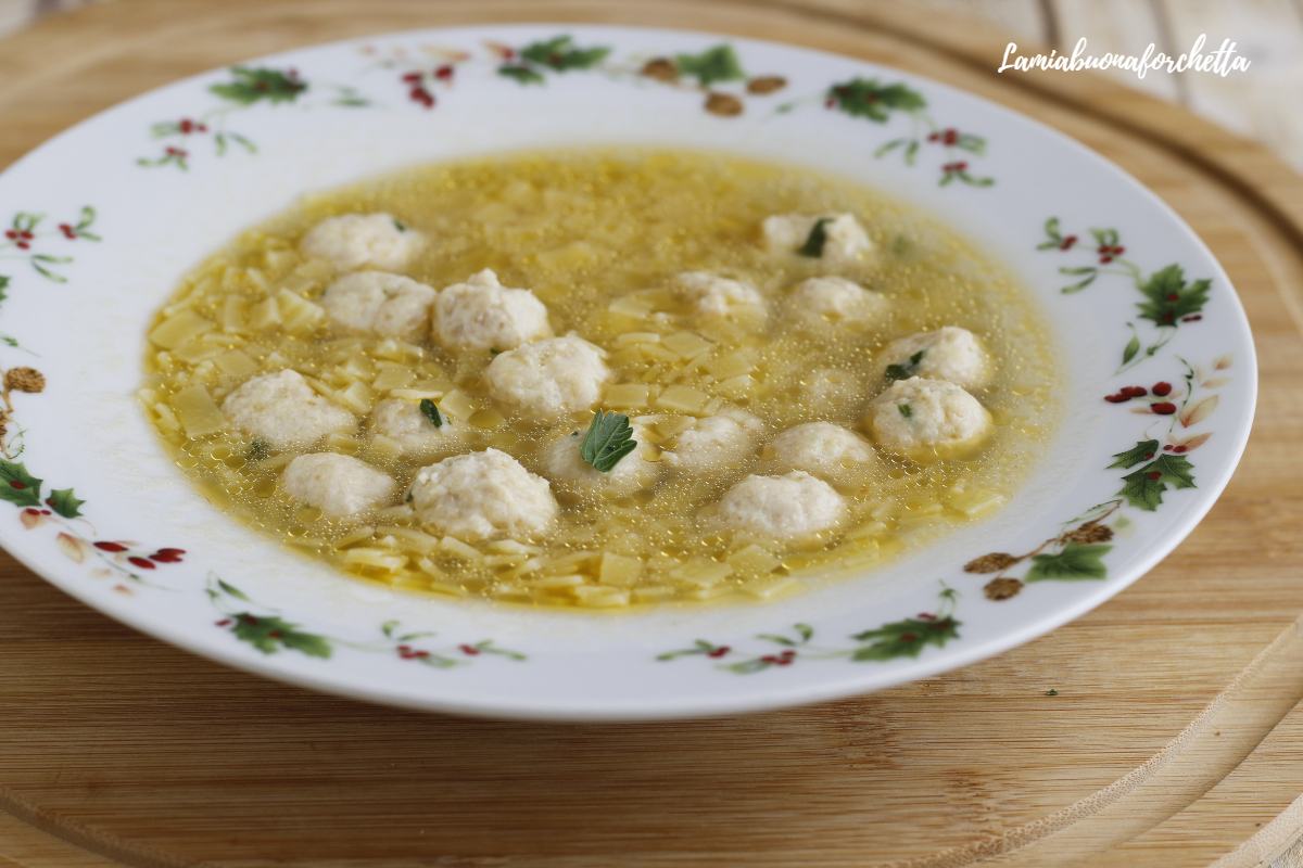 polpettine e pastina in brodo